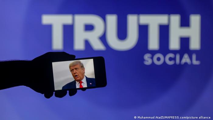 Donald Trump estrena su propia red social llamada Truth Social