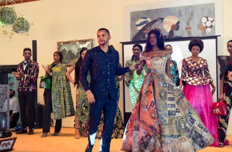 El diseñador Lucas Nguema Escalada presenta a las Primeras Damas su nueva colección inspirada en África