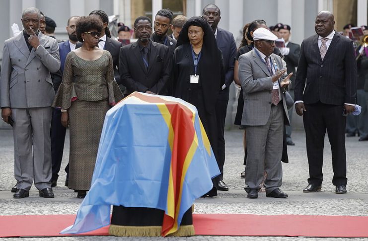 Bélgica devuelve a la familia de Patrice Lumumba los últimos restos del héroe congoleño: una caja azul con un diente