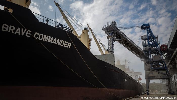 Sale de Ucrania primer barco con ayuda para África