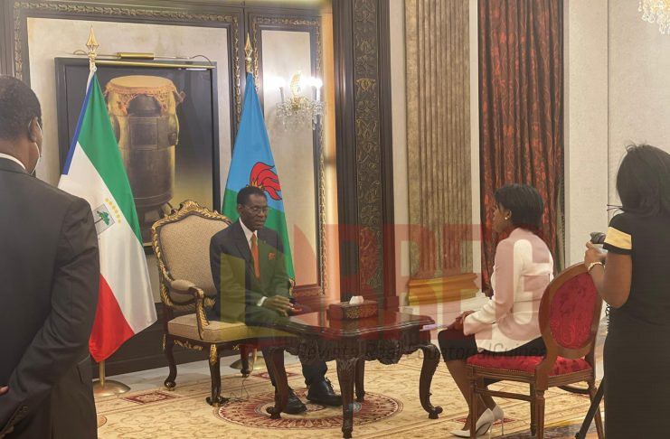 El Jefe de Estado concede una entrevista a la Televisión Pública de Angola