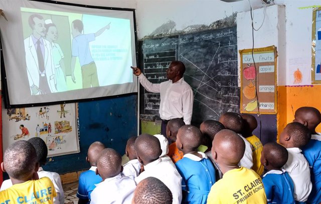 África se beneficia de 100 millones para promover la formación de profesores