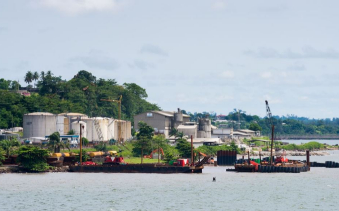 Gabón: 2 muertos y veinte desaparecidos tras el hundimiento de un barco