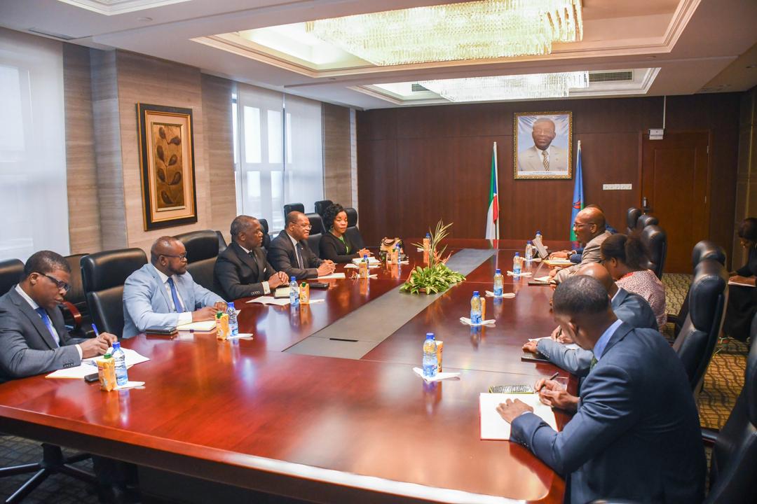 El Ministro de Hacienda y Presupuestos conversó con su homólogo de Santo Tomé y Príncipe sobre la deuda de este país a Guinea Ecuatorial