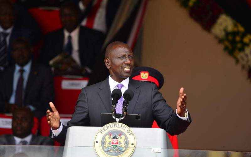 El presidente de Kenia insta a los países africanos a abandonar el dólar estadounidense