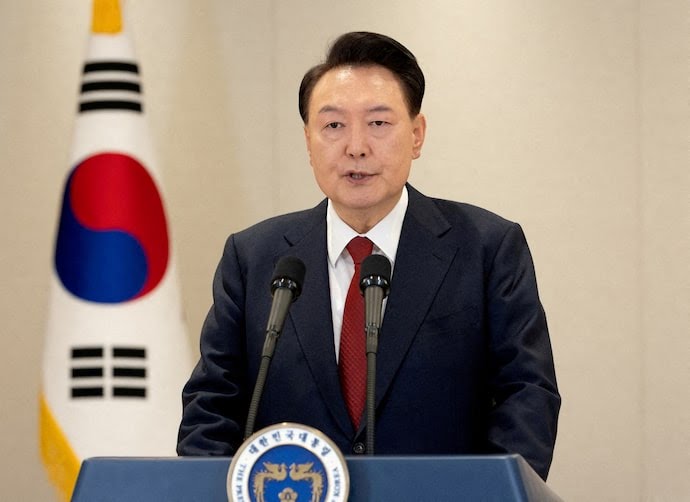 Arrestan al destituido presidente de Corea del Sur