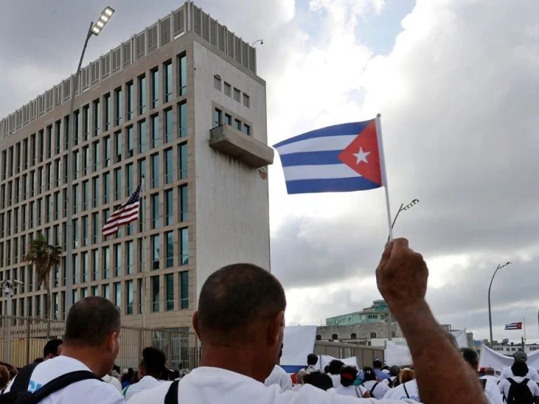 Cuba anuncia la liberación de 553 presos